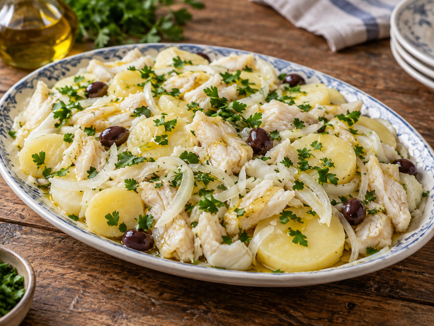Foto de Bacalhau frio com batatas - receita portuguesa tradicional